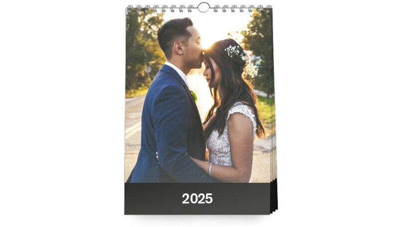 Kalender mit schwarzem Balken